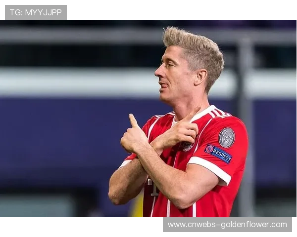 莱万点球遭门兴门将扑出，连续进球纪录终止